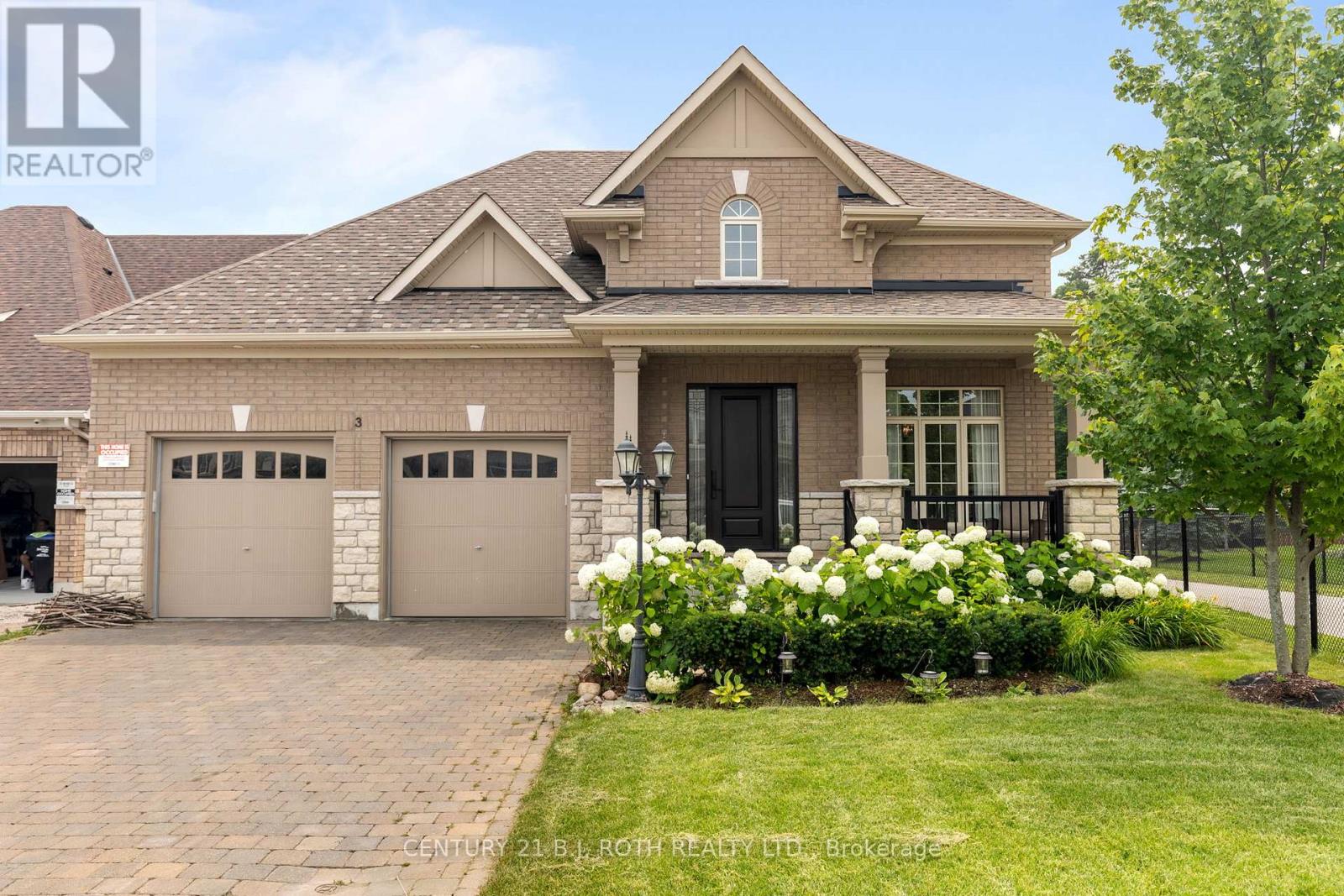 3 Cameron St, Springwater, ON L9X 0S6