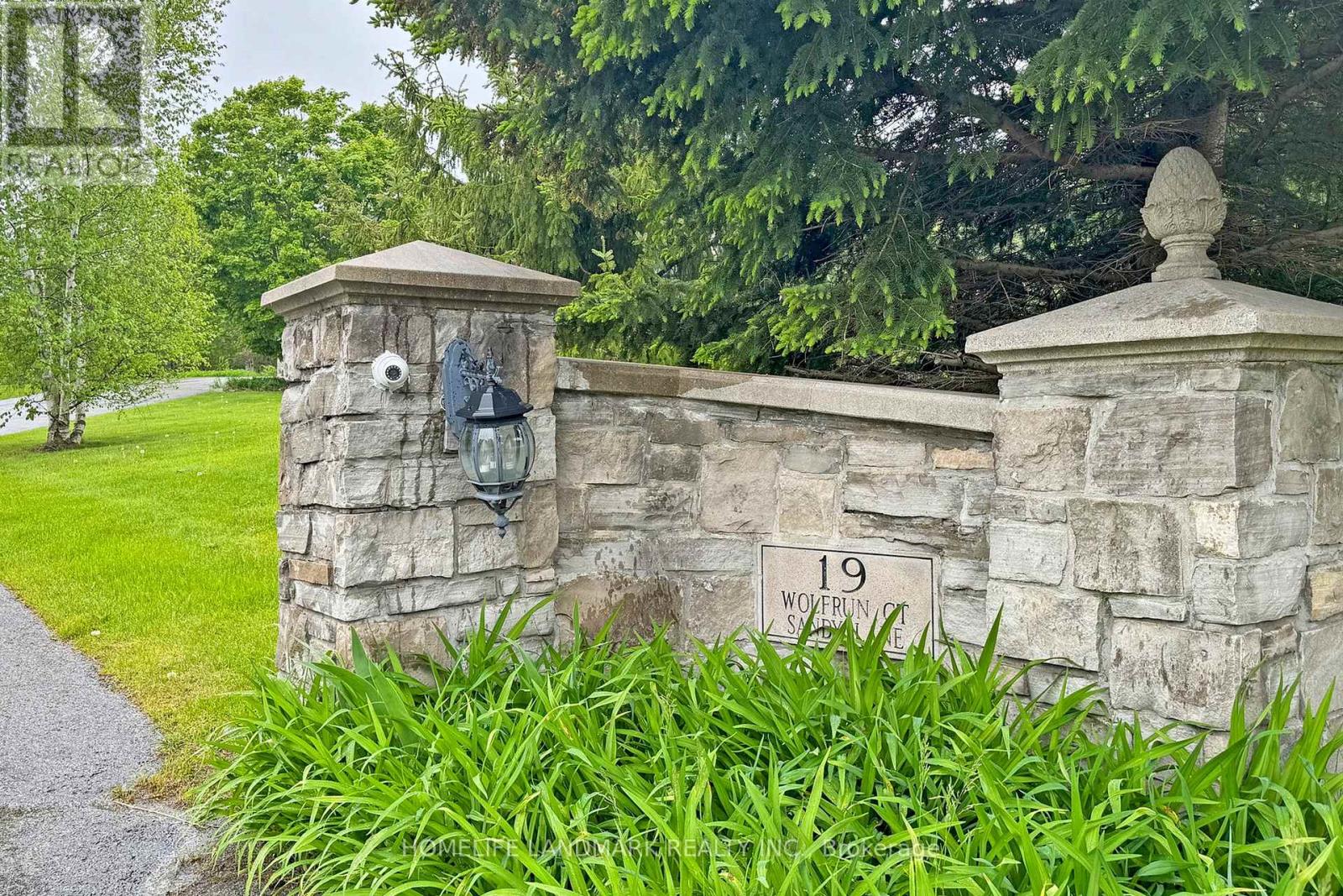 19 Wolf Run Ct, Whitchurch-Stouffville, ON L4A 2L4
