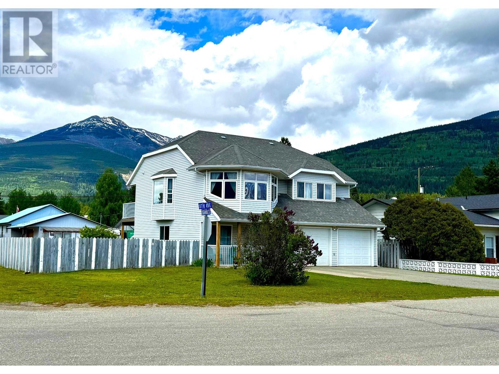 1290 8 Avenue, Valemount, BC V0E 2Z0