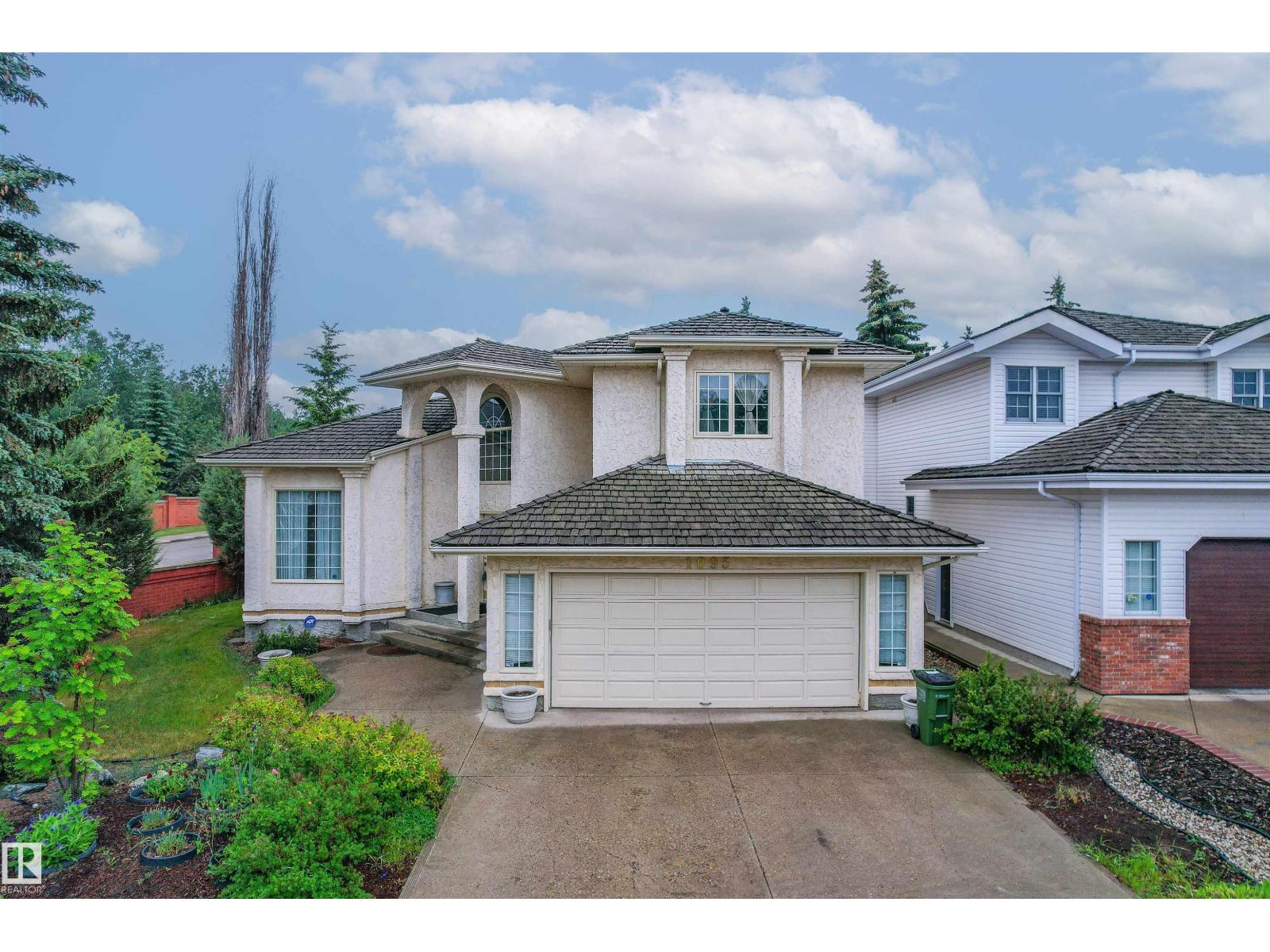 1095 Falconer Rd NW, Edmonton, AB T6R 2C9