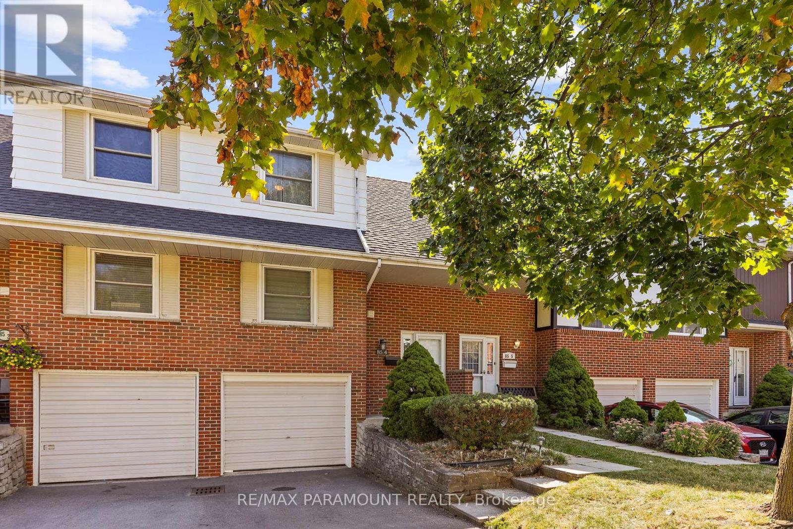 4 85 Albright Rd, Hamilton, ON L8K 6H1