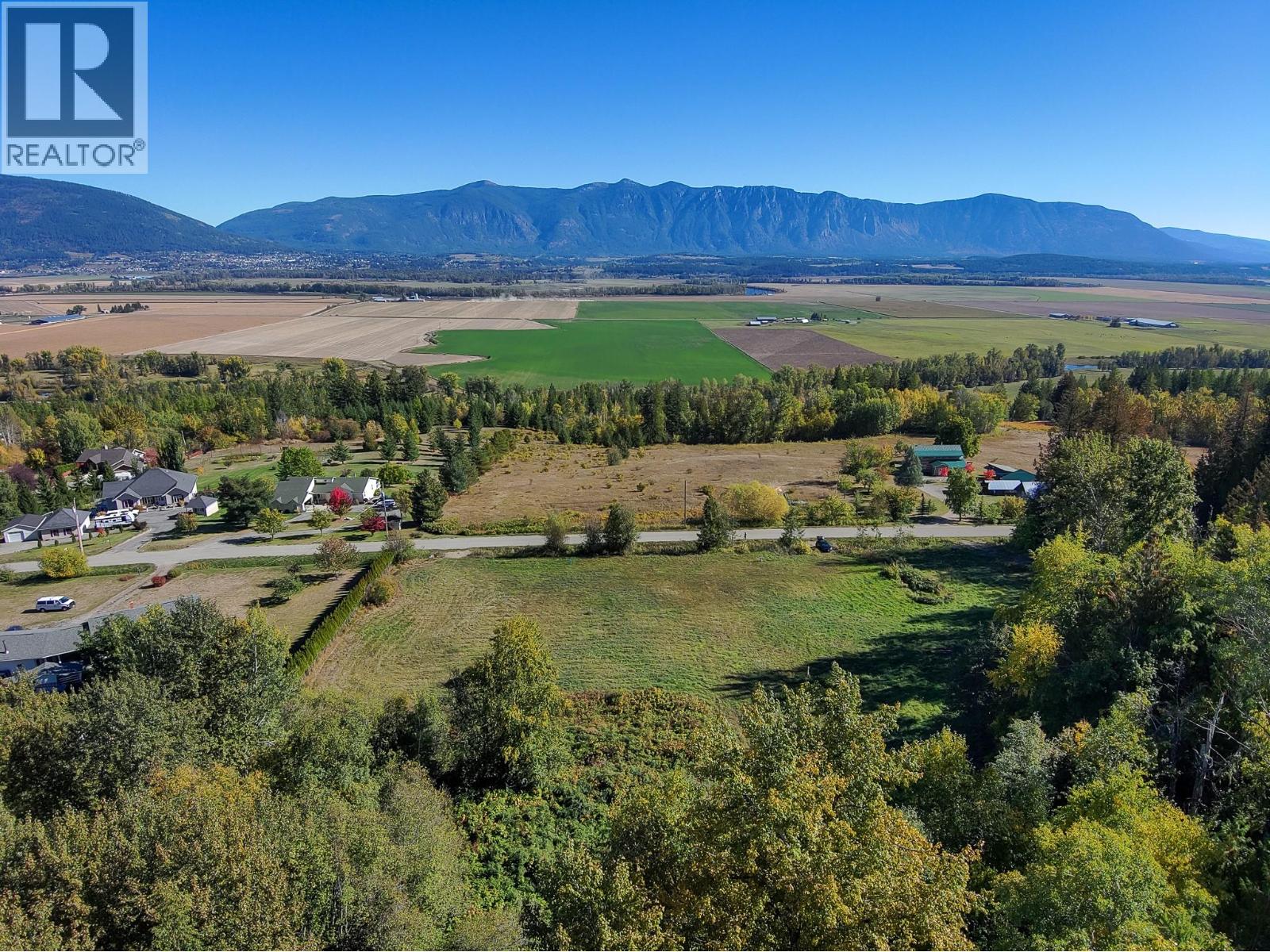 Simmons Road, Creston, BC V0B 1G7