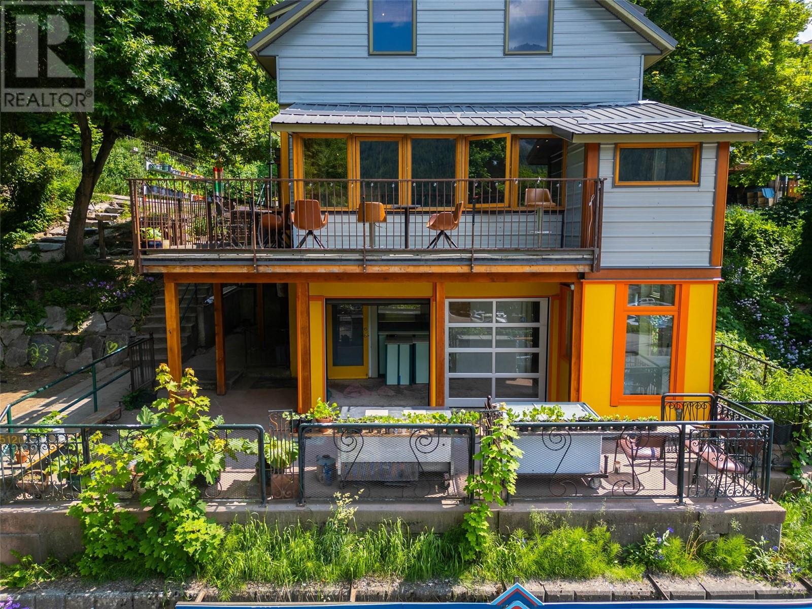 512 Hendryx St, Nelson, BC V1L 2A8