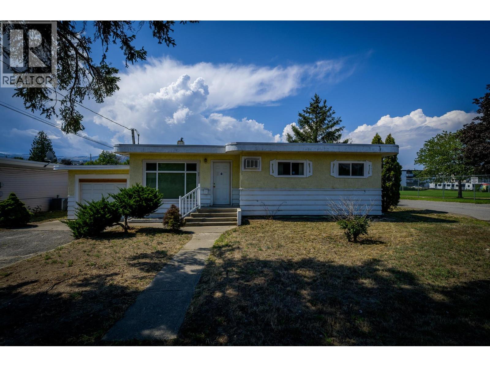 417 Mulberry Ave, Kamloops, BC V2B 2R3