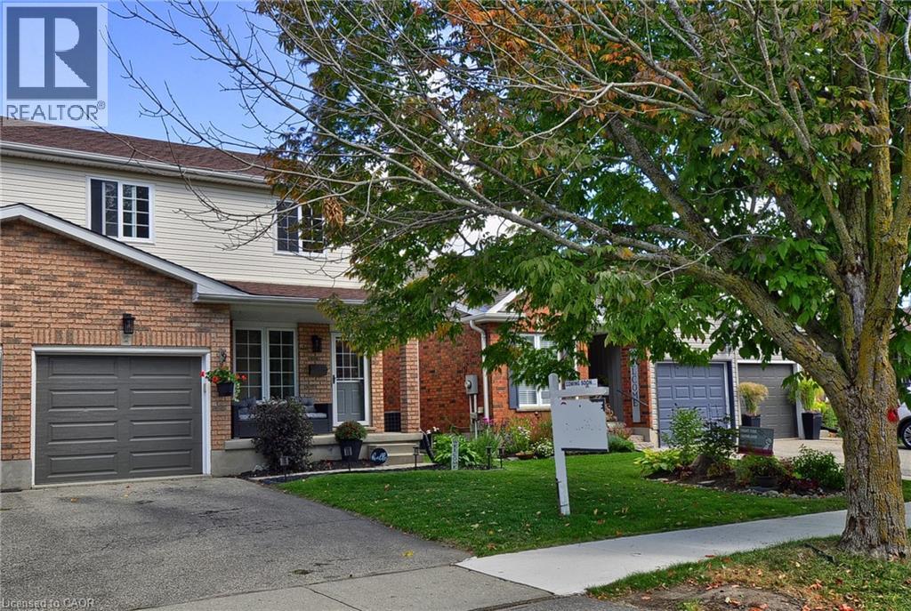 209 Inverhuron Cres #b, Waterloo, ON N2V 2H7