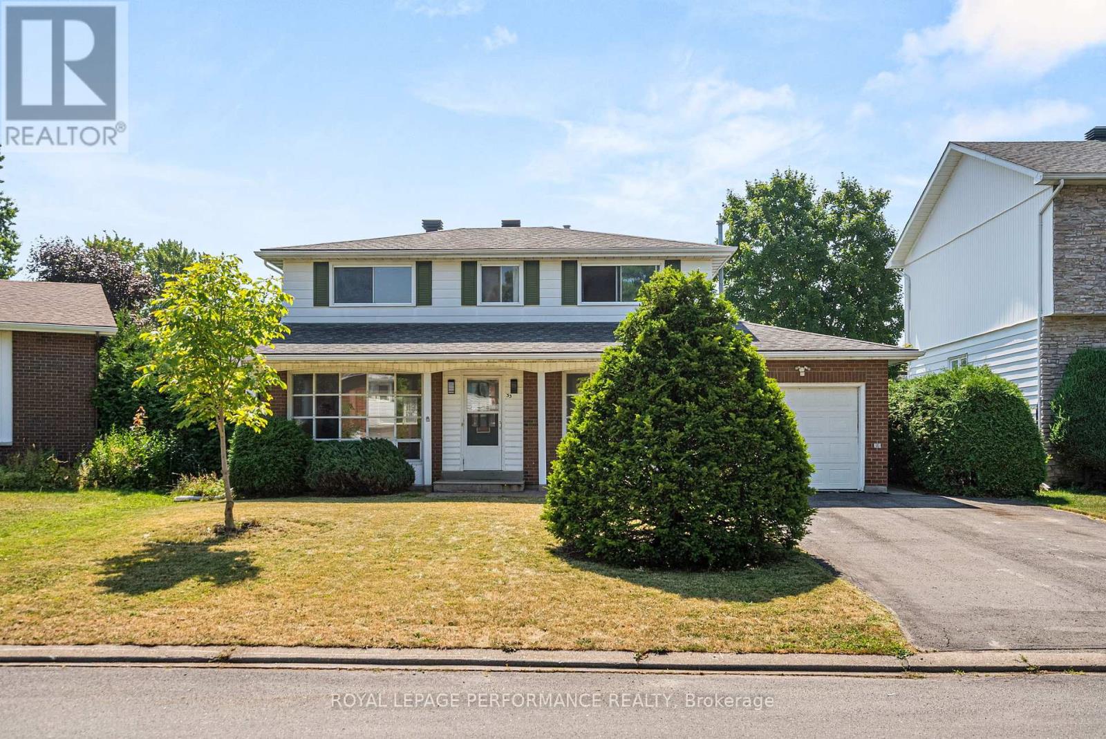 33 Woodview Cres, Ottawa, ON K1B 3B1