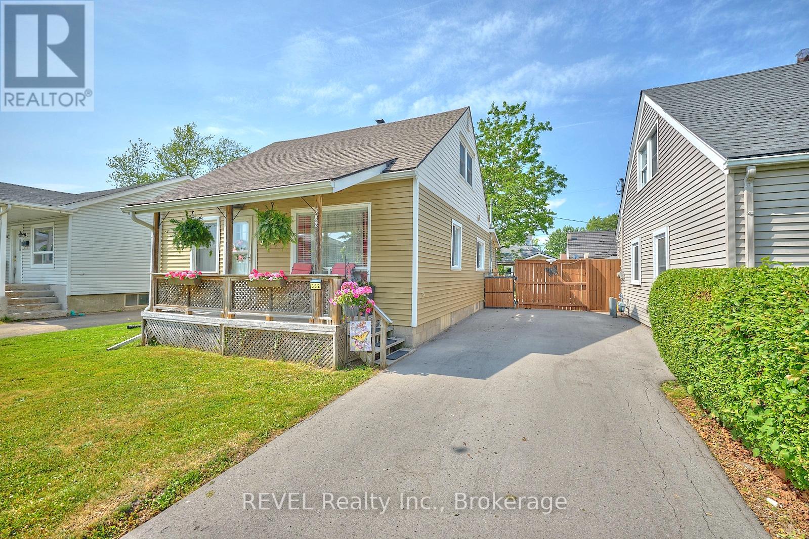 382 Hennepin Ave, Welland, ON L3B 4T5
