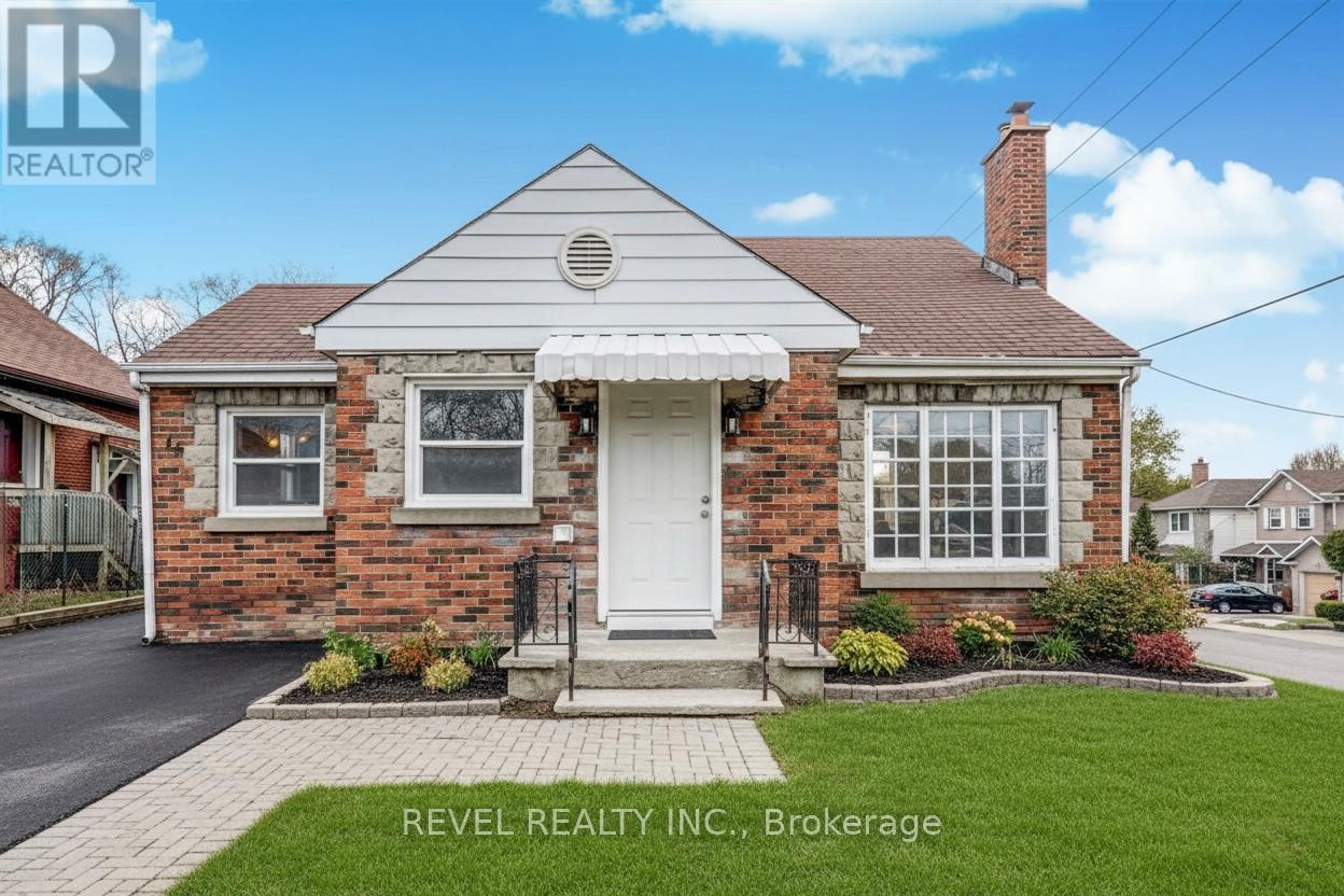 45 Fairbanks St, Oshawa, ON L1H 2L7