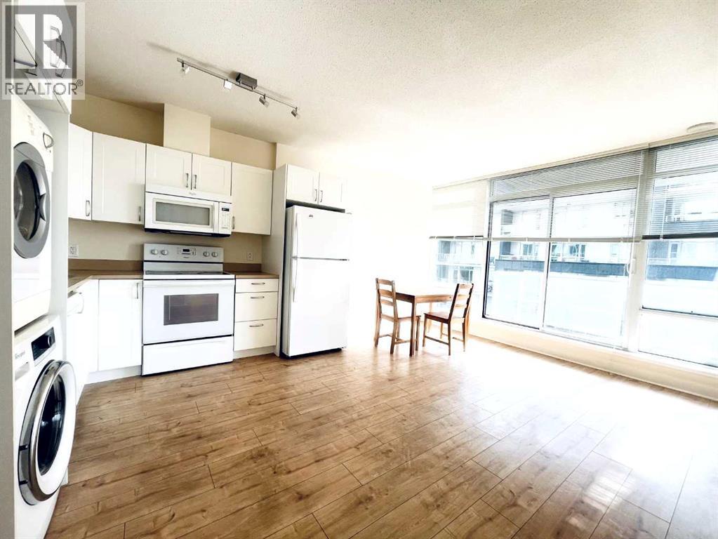 10 Brentwood Common Nw Unit 906, Calgary, AB T2L 2L6