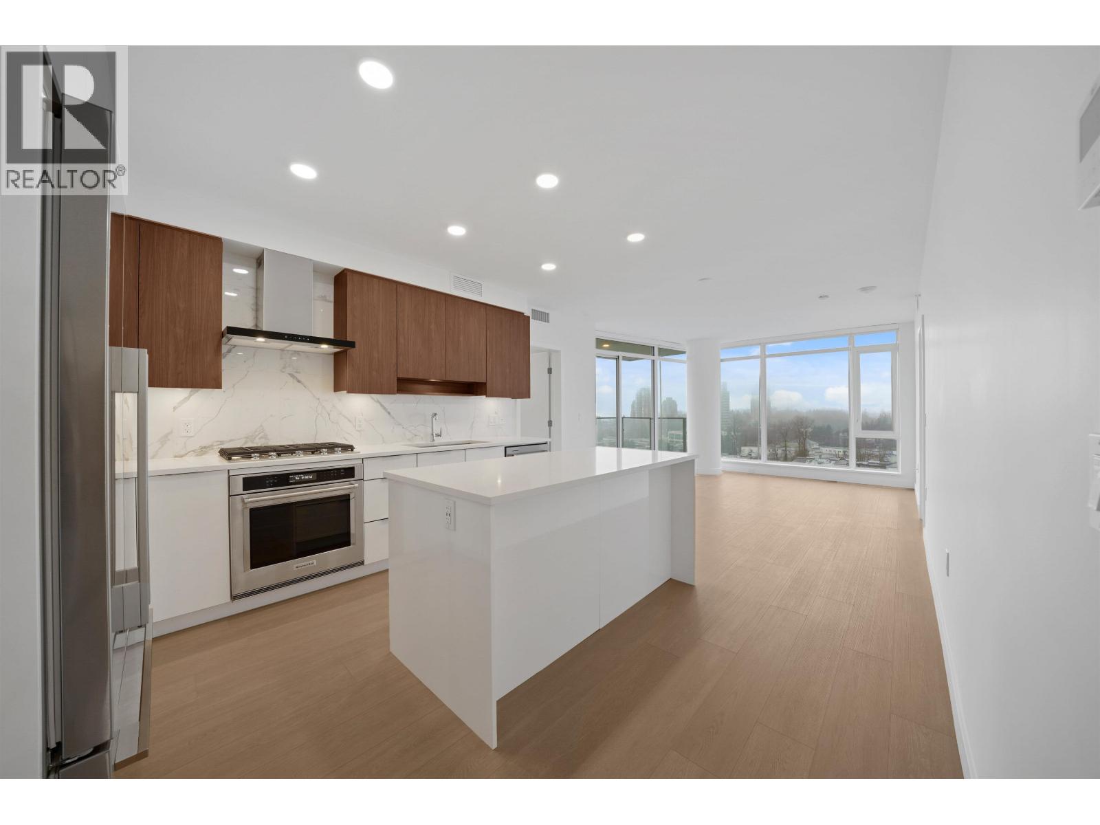 7683 Park Crescent Unit 1101, Burnaby, BC V3N 0J4