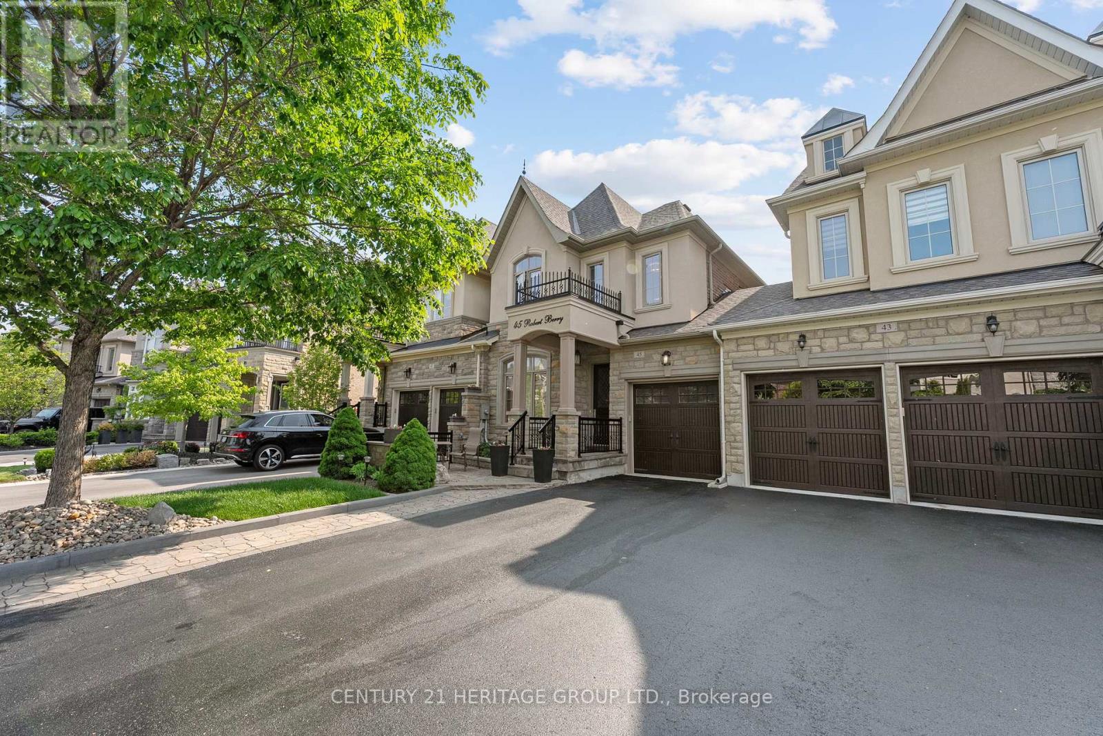 45 Robert Berry Cres, King, ON L7B 1L6