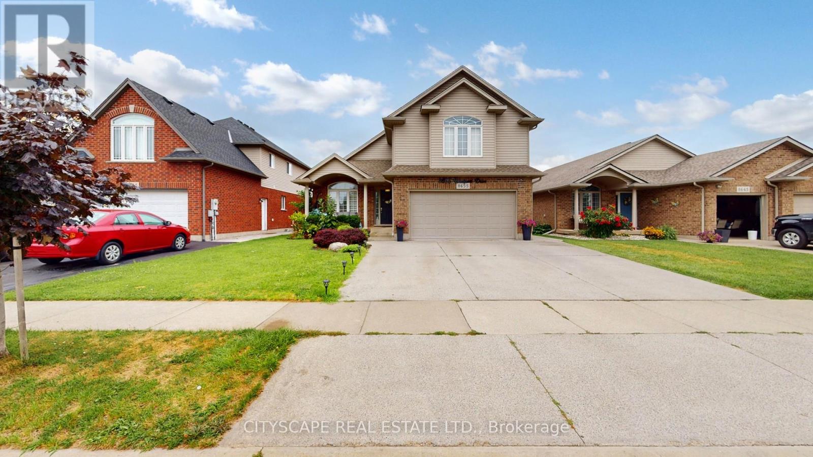 8655 Westport Dr, Niagara Falls, ON L2H 0A3