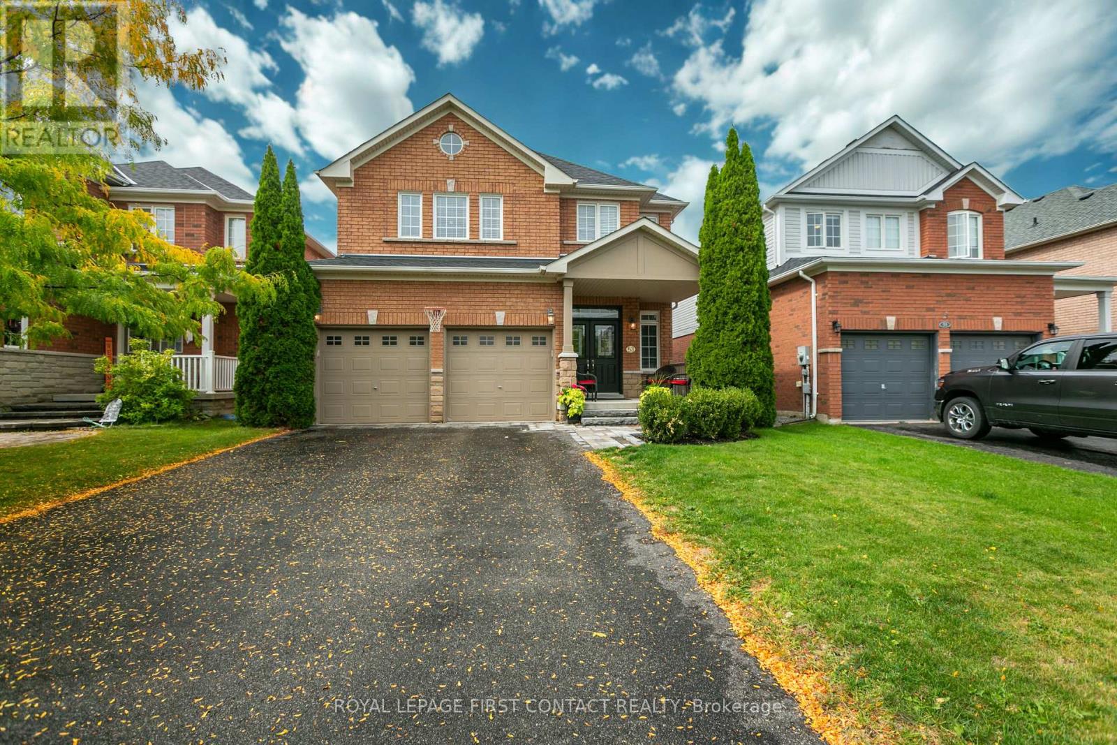 53 Tudor Cres, Barrie, ON L4M 0A8