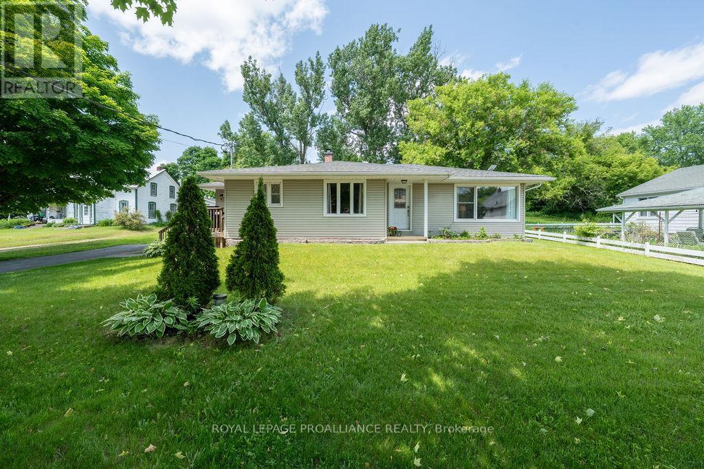 1036 Wagarville Rd, Central Frontenac, ON K0H 2K0