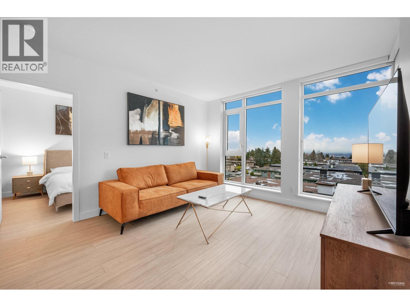 6398 Silver Avenue Unit 703, Burnaby, BC V5H 0K7