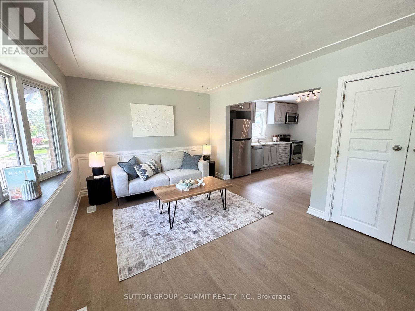 26 Grandfield St, Hamilton, ON L8T 2H2