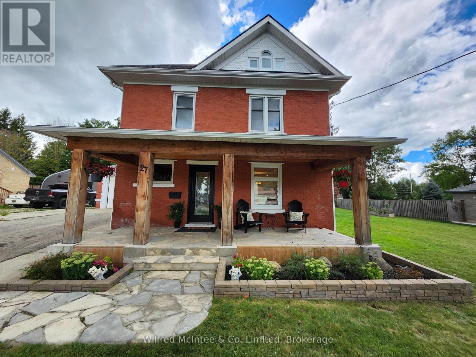 27 William St N, Minto, ON N0G 1M0