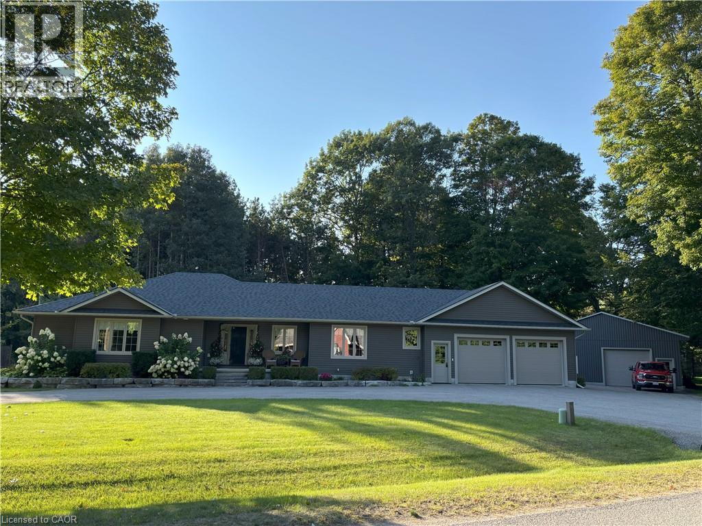 22 Gordon Rd, Tiny, ON L0L 2T0