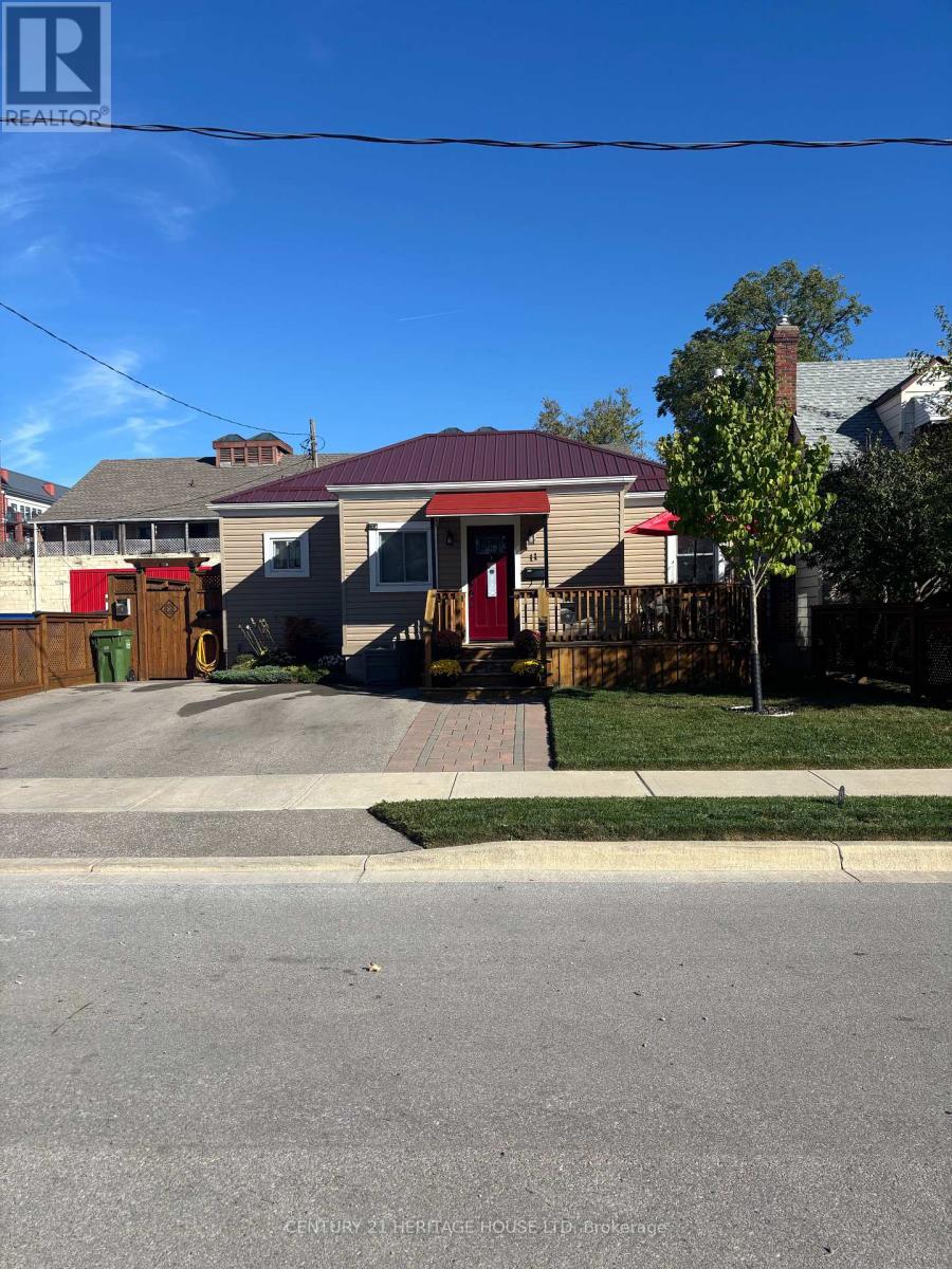 11 Barnes St, St. Thomas, ON N5R 2V3