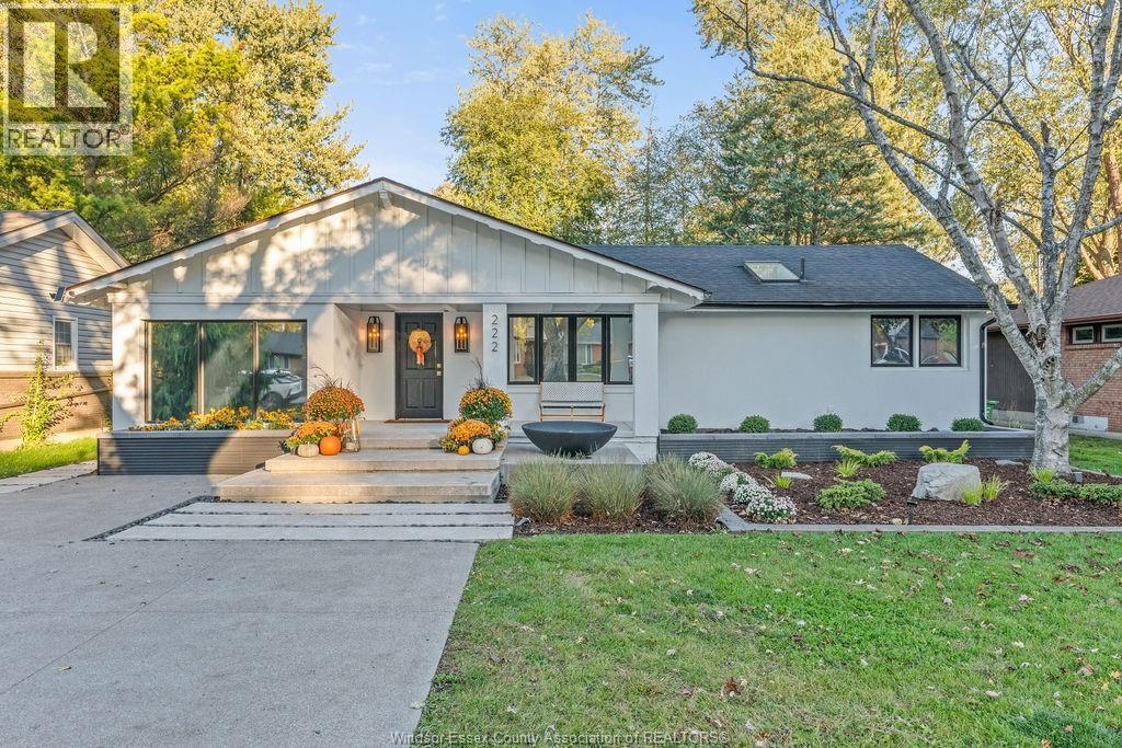 222 Arlington Blvd, Tecumseh, ON N8N 2J7