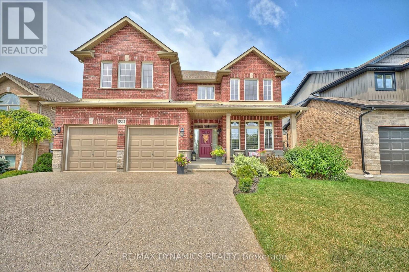 6831 St Michael Ave, Niagara Falls, ON L2H 3N8