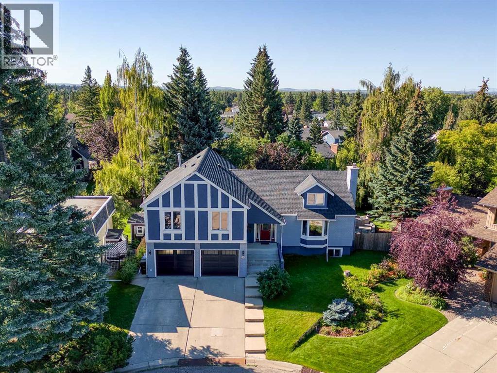 119 Pump Hill Bay SW, Calgary, AB T2V 4L6
