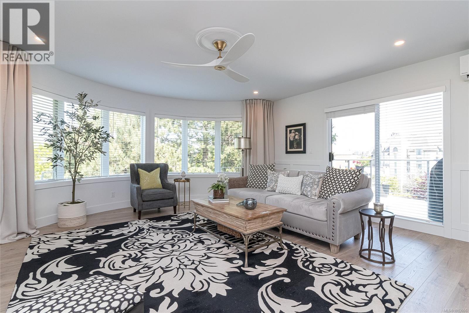 50 Songhees Rd Unit 516 Rd, Victoria, BC V9A 7J4