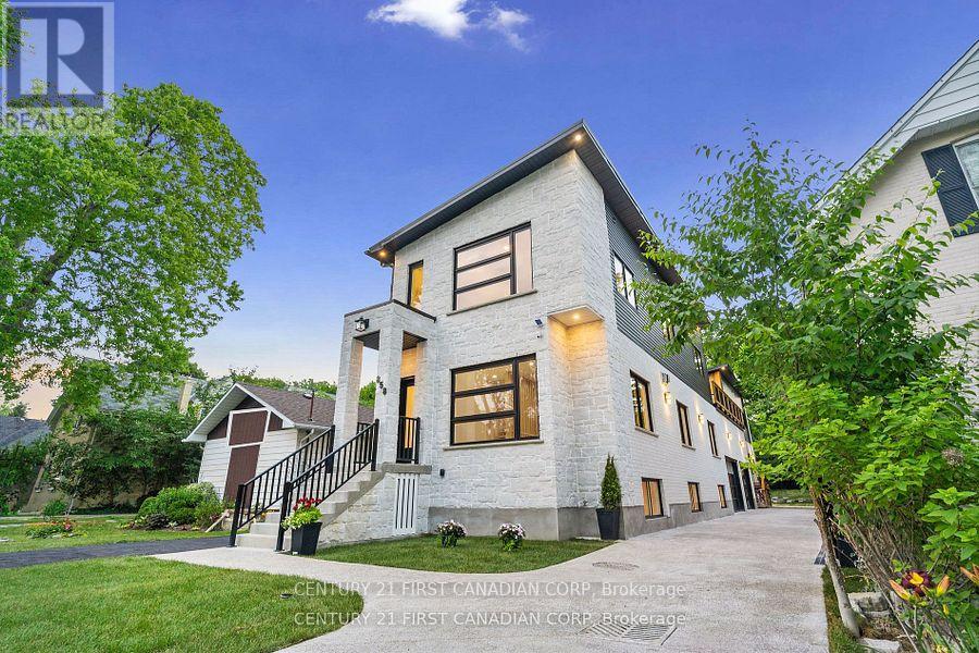 858 William St, London, ON N5Y 2S3