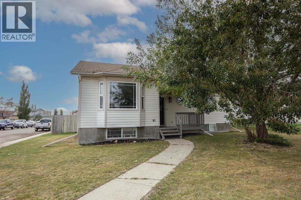65 Lamont Close, Red Deer, AB T4R 2R5