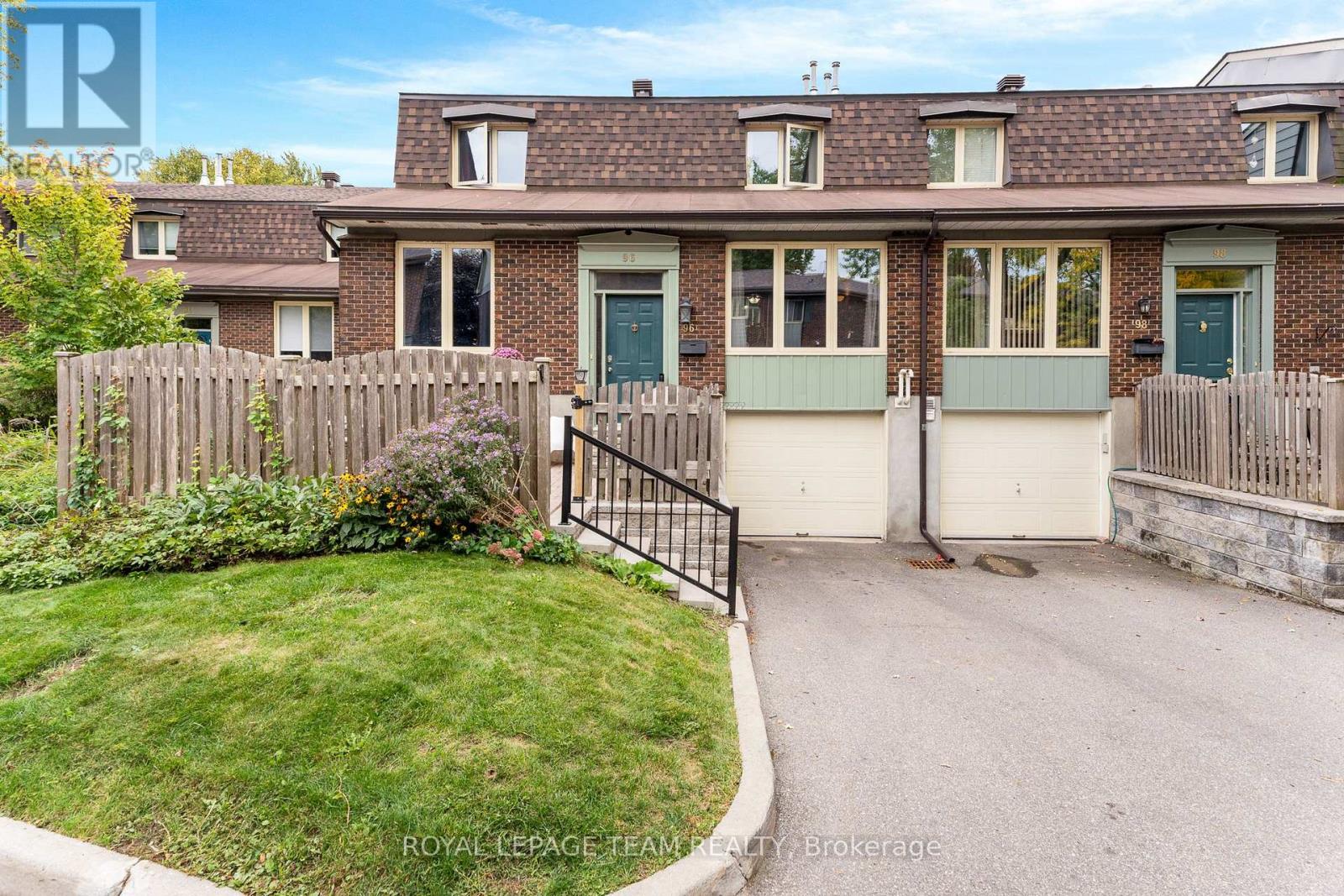 52 96 Beachview Private, Ottawa, ON K1V 1M7
