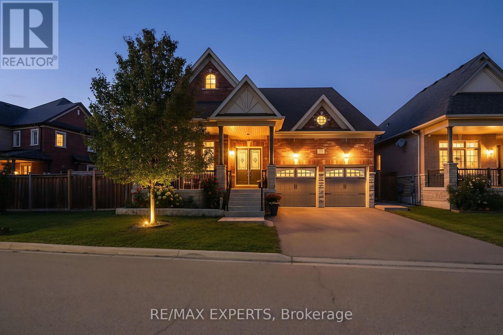 10 Falkland Rd, Brampton, ON L6P 4C3