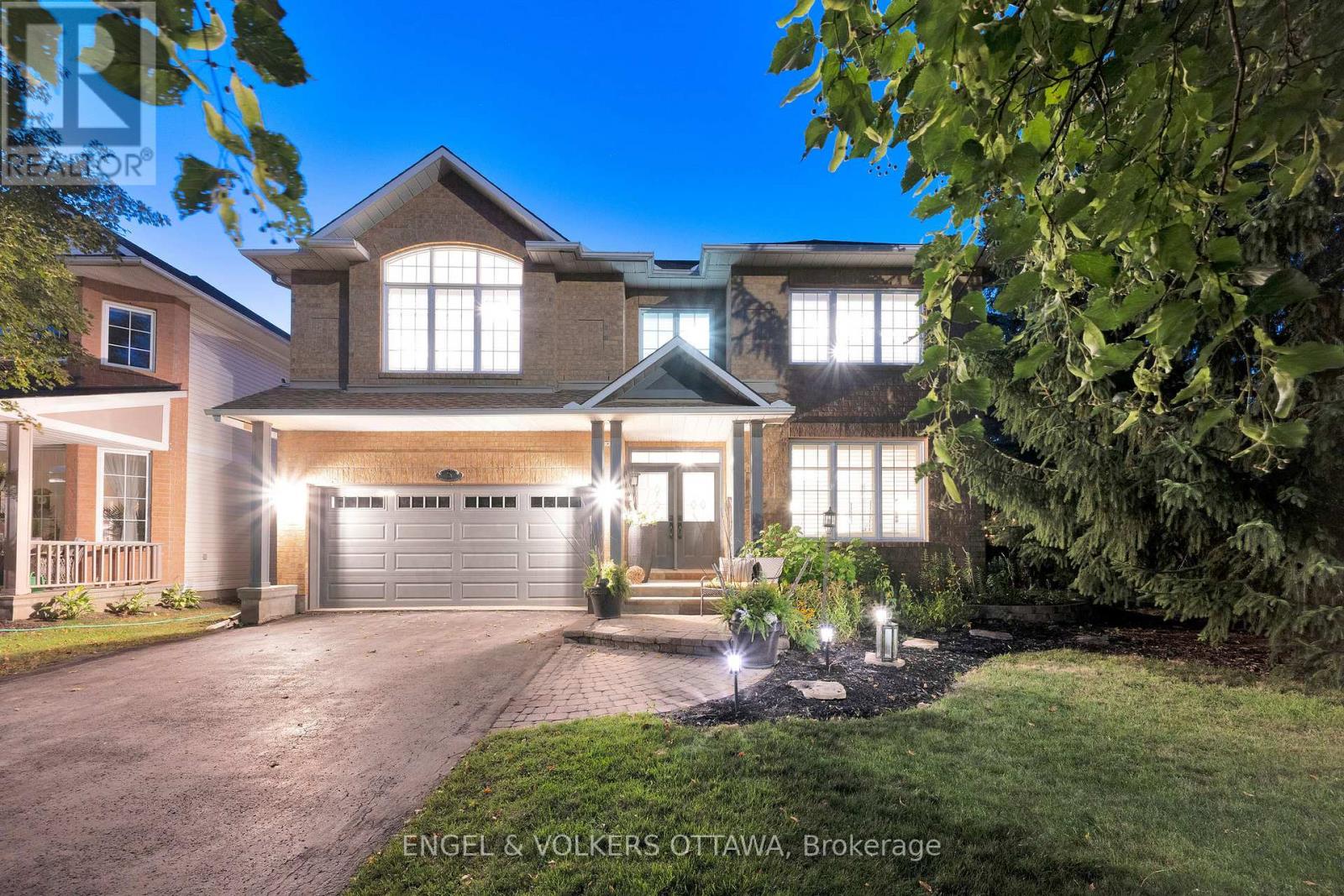 5 Wynridge Pl, Ottawa, ON K2M 2S9