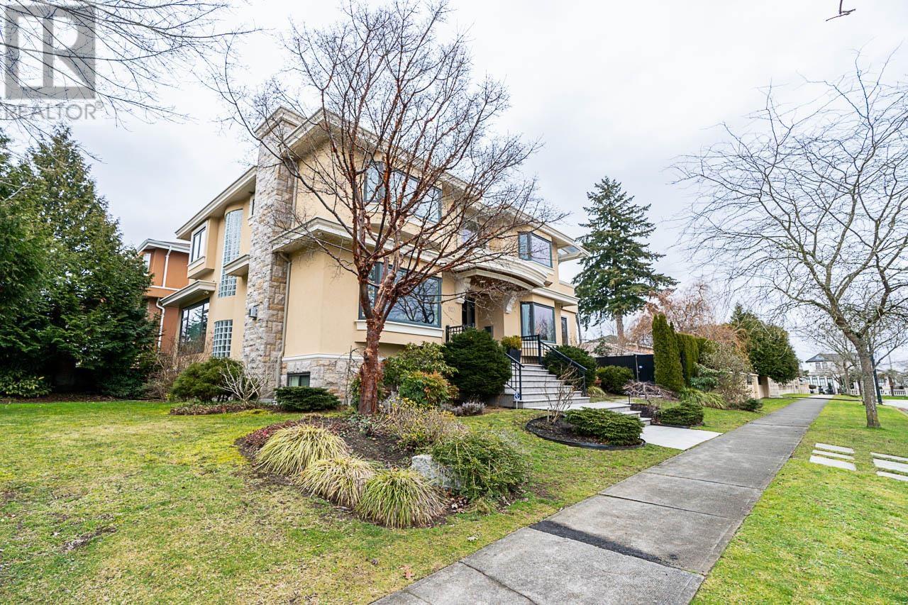 823 W 52nd Ave, Vancouver, BC V6P 1G7
