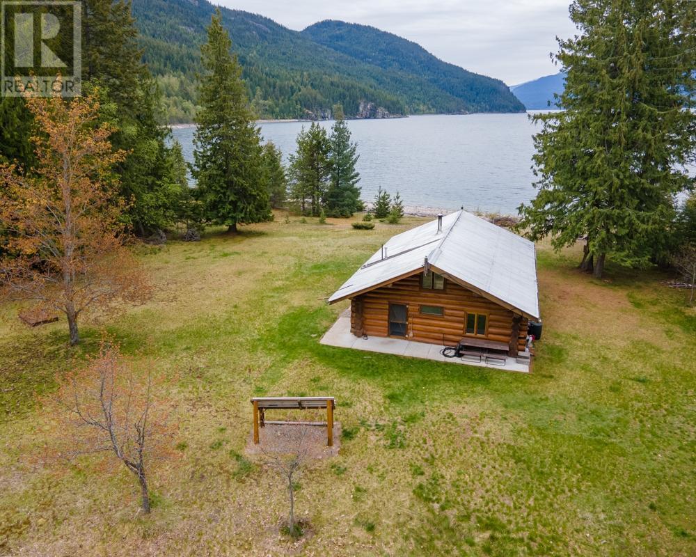 7717 North Kootenay Lake, Kaslo, BC V0G 1M0