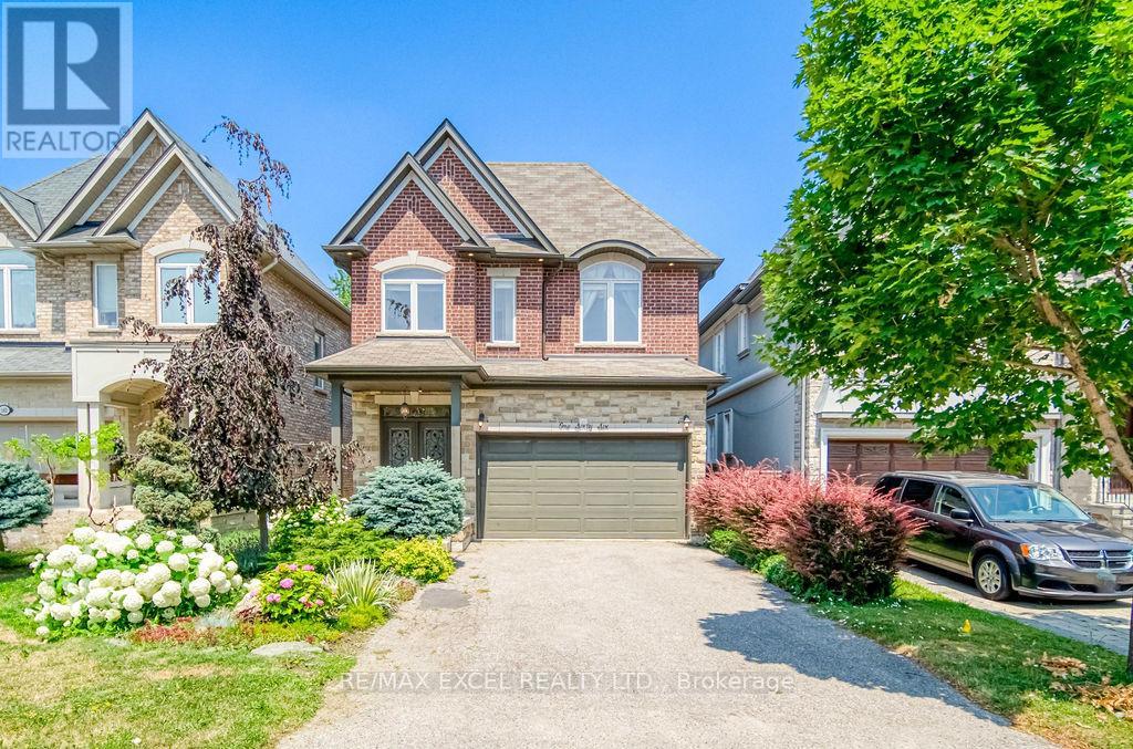 166 Townsgate Dr, Vaughan, ON L4J 1A7