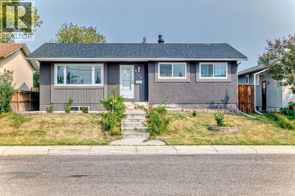 176 Pinecliff Way NE, Calgary, AB T1Y 3X3