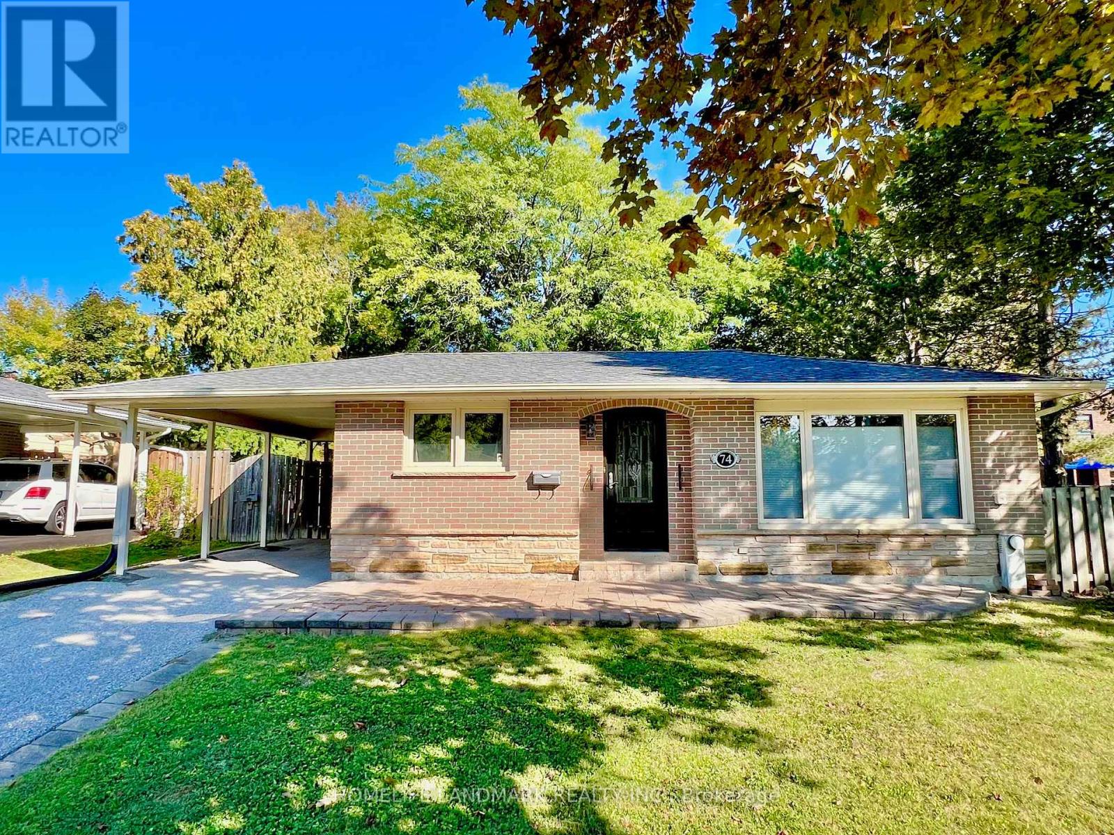 74 Devins Dr, Aurora, ON L4G 2Z4