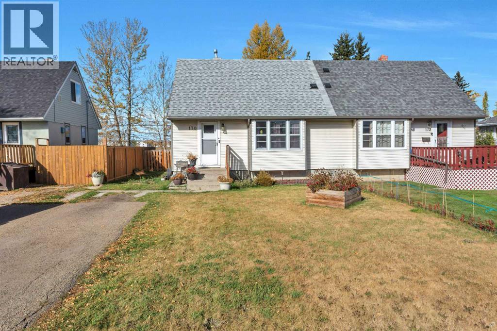 170 Tamarac Blvd, Penhold, AB T0M 1R0