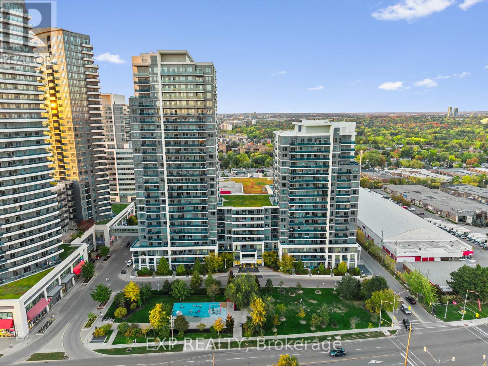 1011 7167 Yonge St, Markham, ON L3T 0E1