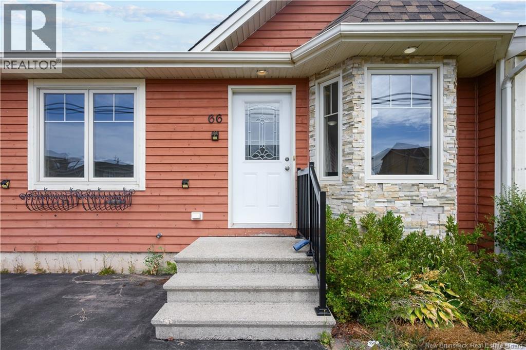 66 Lakeburn, Dieppe, NB E1A 0Y7
