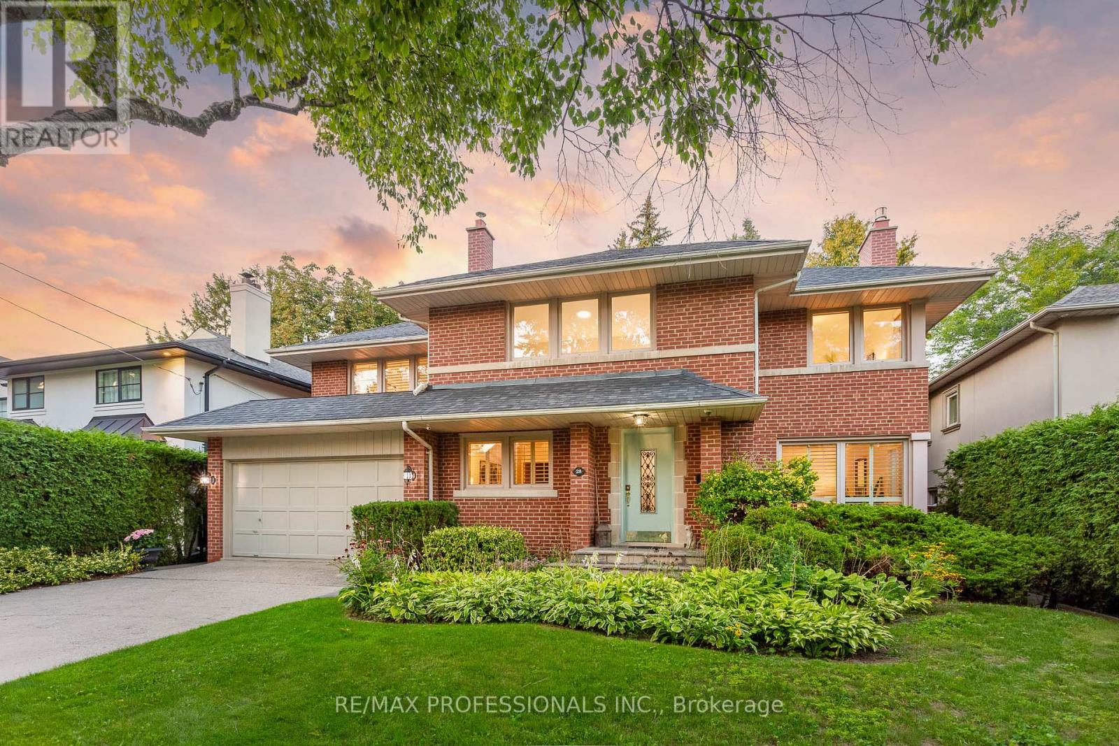28 Colwood Rd, Toronto, ON M9A 4E4