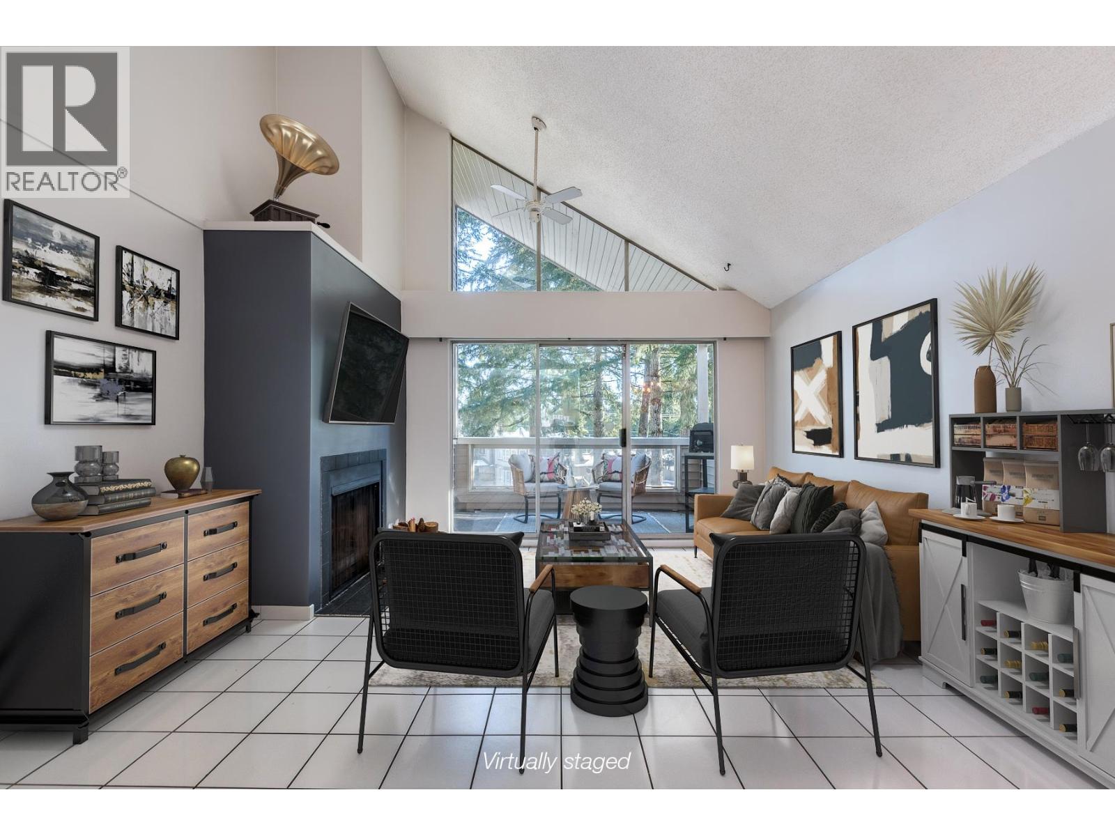 932 Robinson Street Unit 302, Coquitlam, BC V3J 7R8