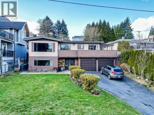 941 Tuxedo Dr, Port Moody, BC V3H 1L2