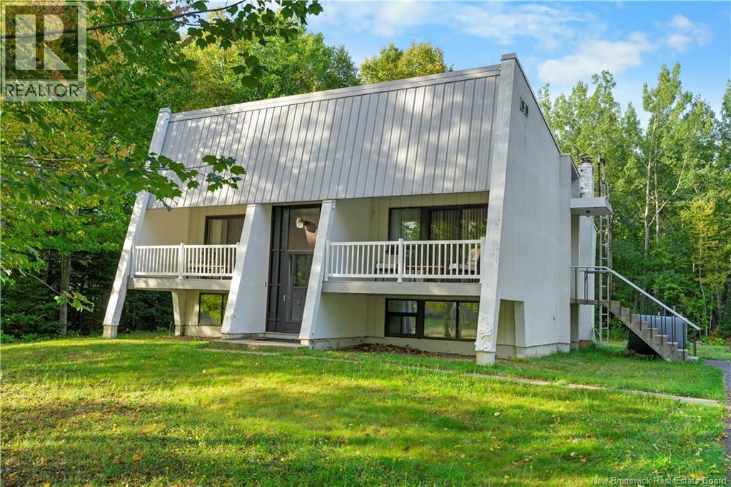 2470 Sunset Dr, Bathurst, NB E2A 7K8