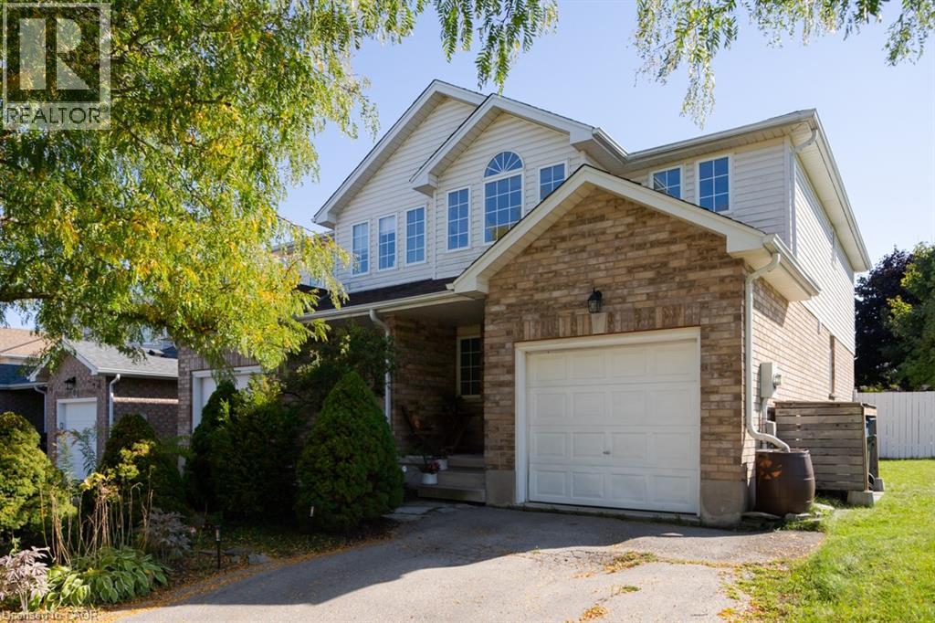 118 Silurian Dr, Guelph, ON N1E 7G1