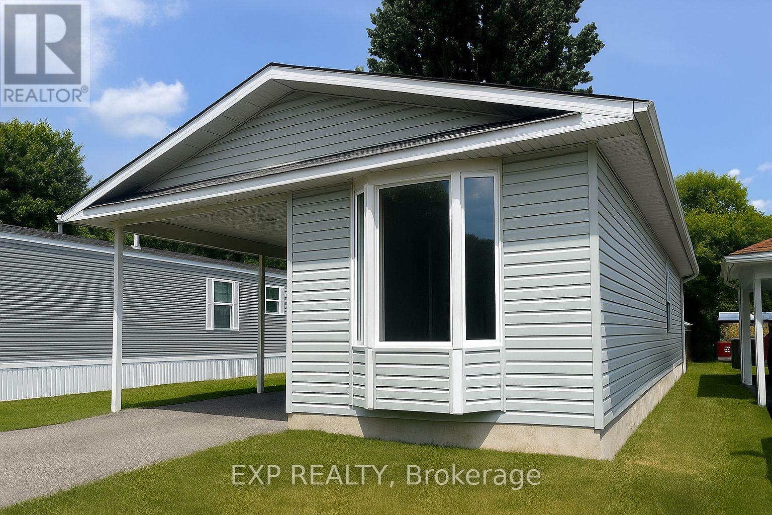 1023 Vista Barrett Private, Ottawa, ON K4P 1C8