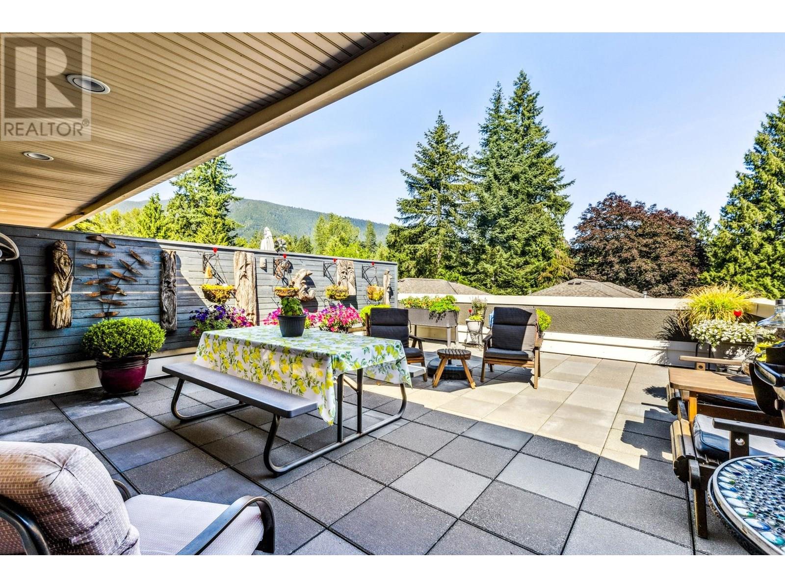 3750 Edgemont Boulevard Unit 303, North Vancouver, BC V7R 2P8