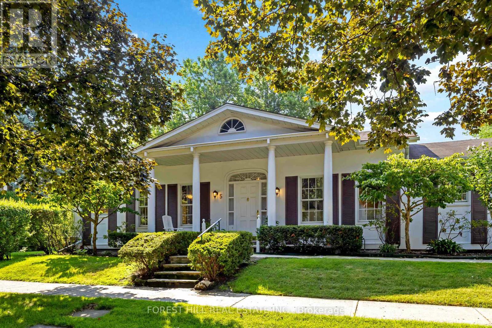 5 Ames Gate, Toronto Banbury-don Mills, ON M3B 3C3