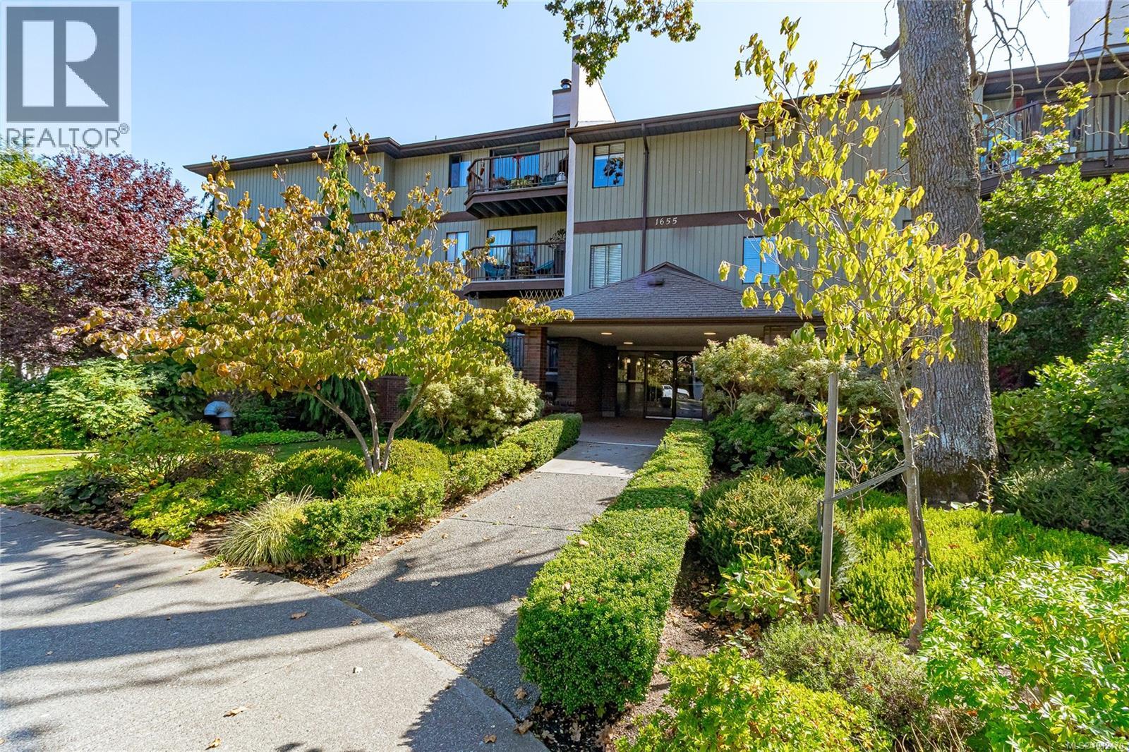 1655 Begbie St Unit 412 St, Victoria, BC V8R 1L4