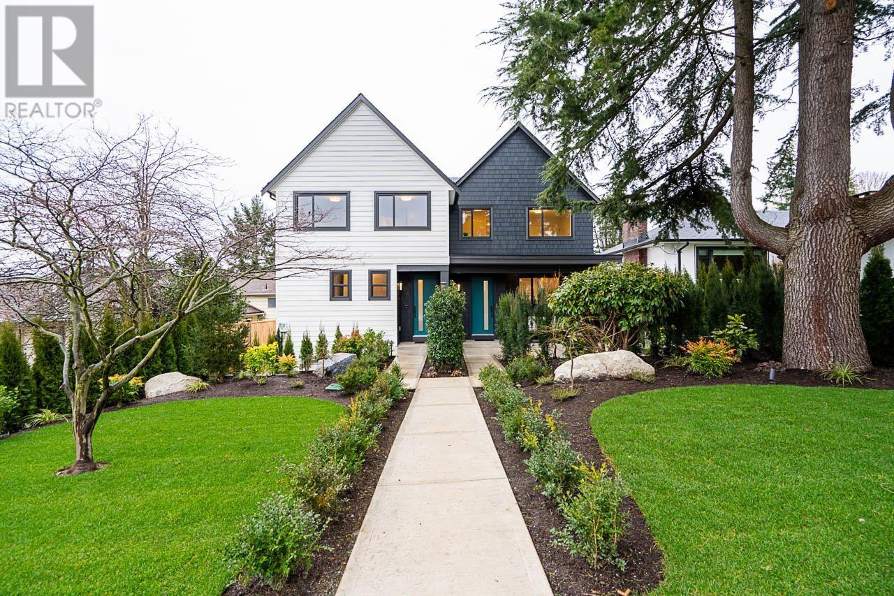 3537 Cambridge St, Vancouver, BC V5K 1M3